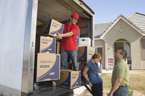 Flexible storage space in Enfieldlock for boxes and inventory